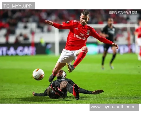 西甲精彩对决本菲卡与国米激战成平局神扑瞬间引发全场热烈反响