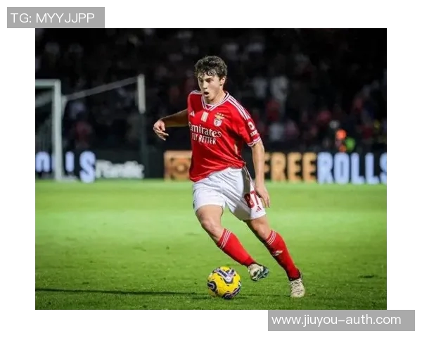 国王杯激战利物浦与本菲卡平局红牌事件引发全场热议与战术分析